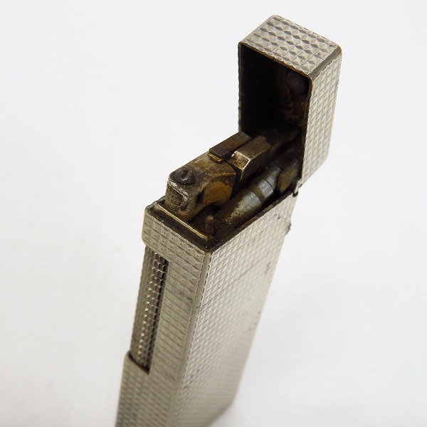 実際に弊社で買取させて頂いたdunhill/ダンヒル ダイヤモンドカット サイドローラー ガスライター シルバーの画像 3枚目