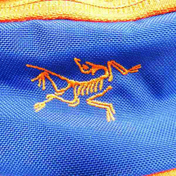 ARCTERYX BEAMS 35周年 ボディバッグ 青 オレンジ ビームスが 