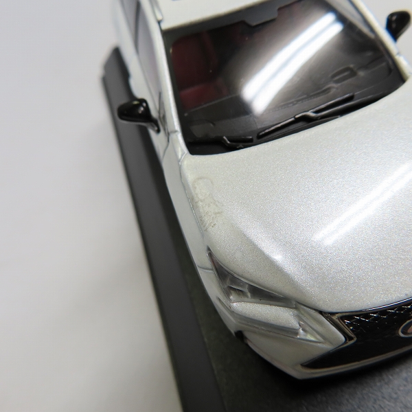 実際に弊社で買取させて頂いたKYOSHO/京商 1/43 LEXUS NS200T White Nova Glass Flake ディーラー特注の画像 5枚目