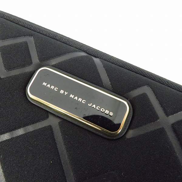 実際に弊社で買取させて頂いた【未使用】MARC BY MARC JACOBS/マークバイマークジェイコブス PC タブレットケース M0005246/M6PE024 2点セットの画像 2枚目