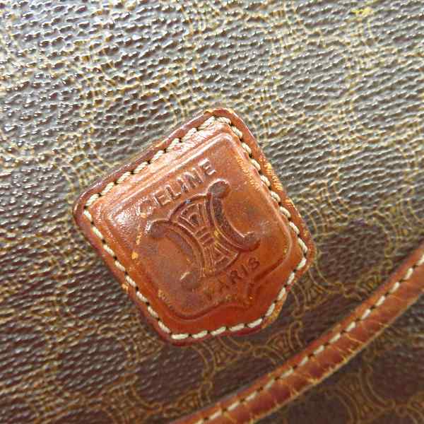 実際に弊社で買取させて頂いたCELINE/セリーヌ マカダム柄  レザーショルダーバッグ　の画像 5枚目