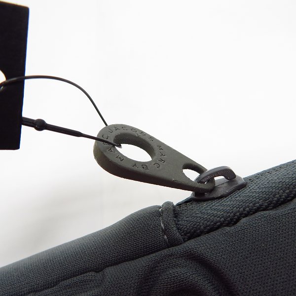 実際に弊社で買取させて頂いた【未使用】MARC BY MARC JACOBS/マークバイマークジェイコブス PC タブレットケース M0003461/M6PE022 2点セットの画像 5枚目