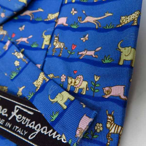 実際に弊社で買取させて頂いたJEAN PAUL GAULTIER/ジャンポールゴルチェ Salvatore Ferragamo/サルヴァトーレフェラガモ 総柄 ネクタイ 3点セットの画像 3枚目