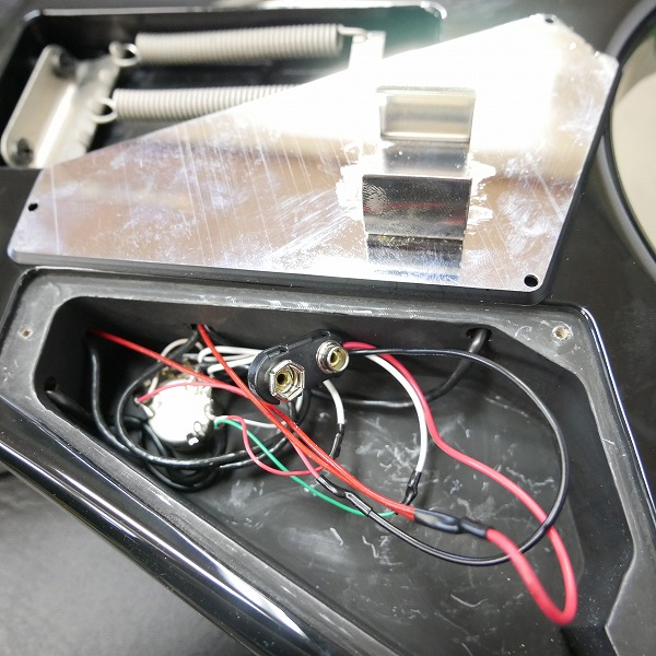 実際に弊社で買取させて頂いた★Killer/キラー KG-EXPLODER BIB/エクスプローダー アクティブ エレキギター ギグケース付きの画像 8枚目