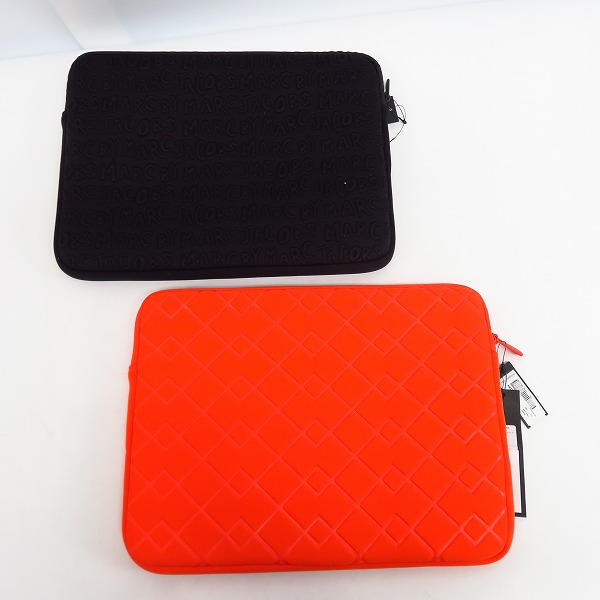実際に弊社で買取させて頂いた【未使用】MARC BY MARC JACOBS/マークバイマークジェイコブス PCタブレットケース  M0005245/M0003461/2点セットの画像 1枚目
