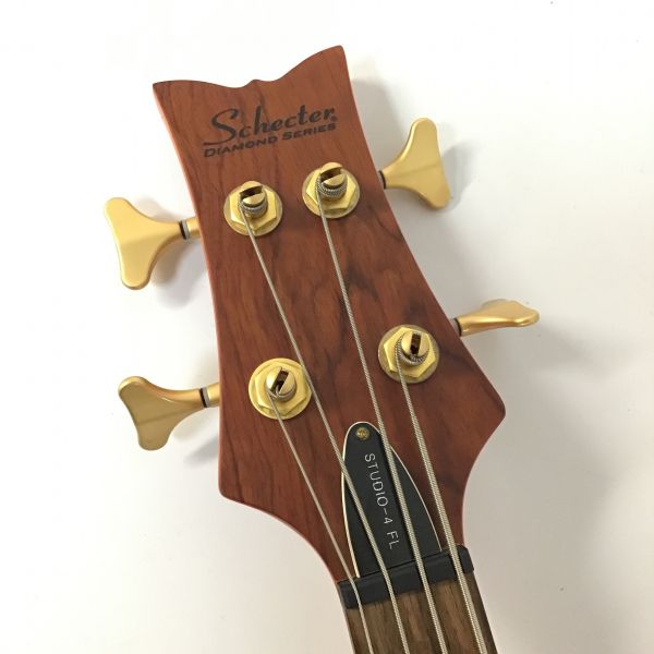 実際に弊社で買取させて頂いた★SCHECTER/シェクター STILETTO STUDIO-4 FL フレットレス レフティー アクティブ エレキベース ソフトケース付きの画像 1枚目