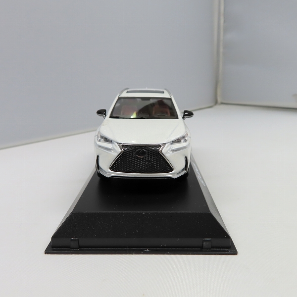 実際に弊社で買取させて頂いたKYOSHO/京商 1/43 LEXUS NS200T White Nova Glass Flake ディーラー特注の画像 3枚目