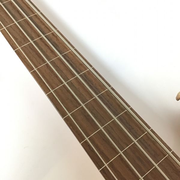 実際に弊社で買取させて頂いた★SCHECTER/シェクター STILETTO STUDIO-4 FL フレットレス レフティー アクティブ エレキベース ソフトケース付きの画像 3枚目