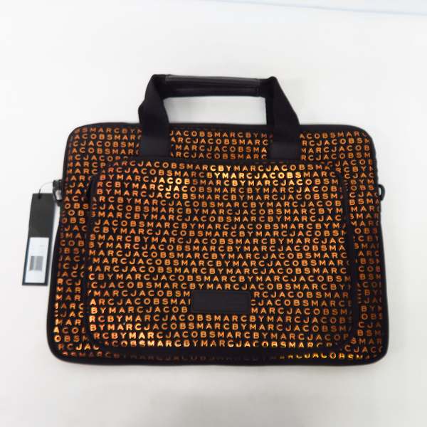 実際に弊社で買取させて頂いたMARC BY MARC JACOBS/マークバイマークジェイコブス ロゴ PCケース/ブリーフケース M0003984