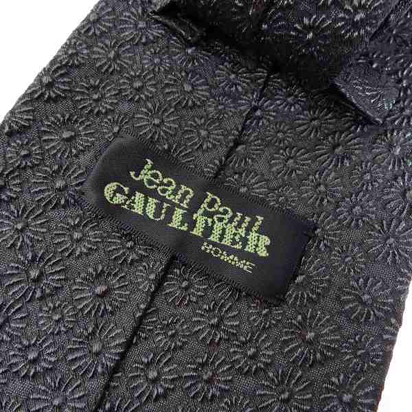 実際に弊社で買取させて頂いたJEAN PAUL GAULTIER/ジャンポールゴルチェ Salvatore Ferragamo/サルヴァトーレフェラガモ 総柄 ネクタイ 3点セットの画像 1枚目