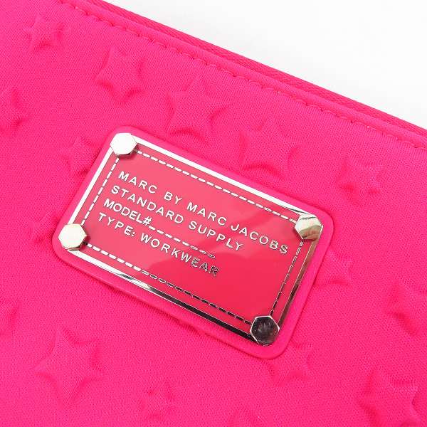 実際に弊社で買取させて頂いた【未使用】MARC BY MARC JACOBS/マークバイマークジェイコブス PCタブレットケース M6134045/M6131057 2点セットの画像 5枚目