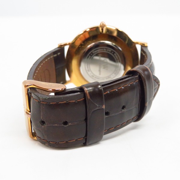 実際に弊社で買取させて頂いたDaniel Wellington/ダニエルウェリントン レザーベルト 腕時計の画像 2枚目