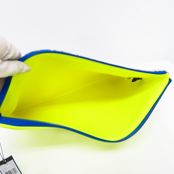 実際に弊社で買取させて頂いた【未使用】MARC BY MARC JACOBS/マークバイマークジェイコブス PCタブレットケース　M6131057/M0003953 2点セットの画像 3枚目