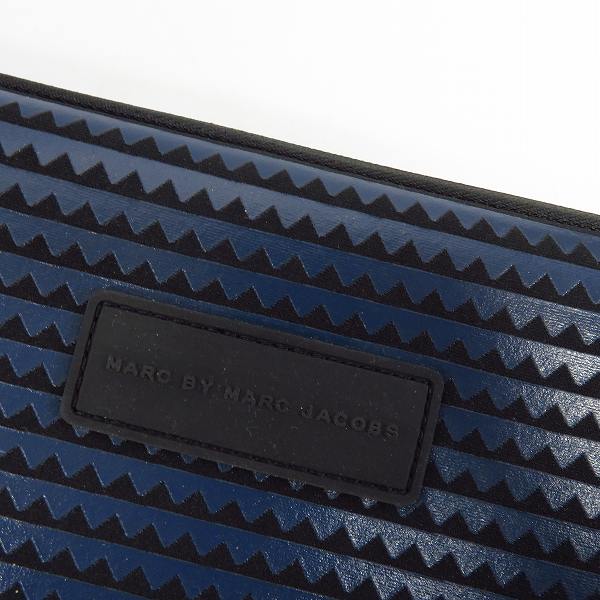 実際に弊社で買取させて頂いた【未使用】MARC BY MARC JACOBS/マークバイマークジェイコブス ロゴ タブレットケース M6131062/M0003952 2点セットの画像 5枚目