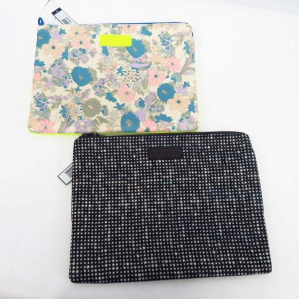 実際に弊社で買取させて頂いた【未使用】MARC BY MARC JACOBS/マークバイマークジェイコブス PCタブレットケース M6131057/M6134042 2点セット