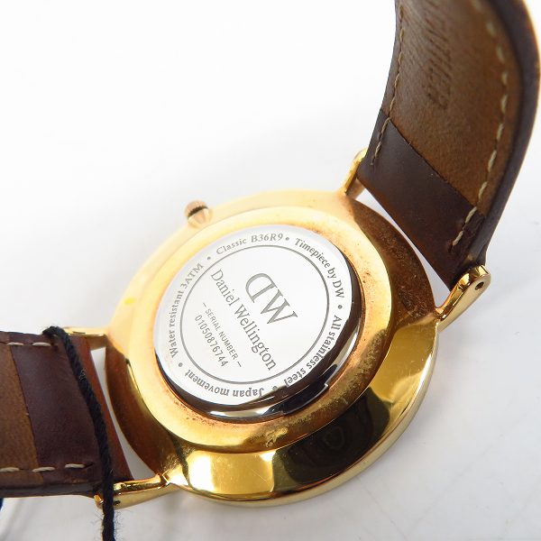 実際に弊社で買取させて頂いたDaniel Wellington/ダニエルウェリントン 腕時計 B36R9 交換ベルト付きの画像 3枚目