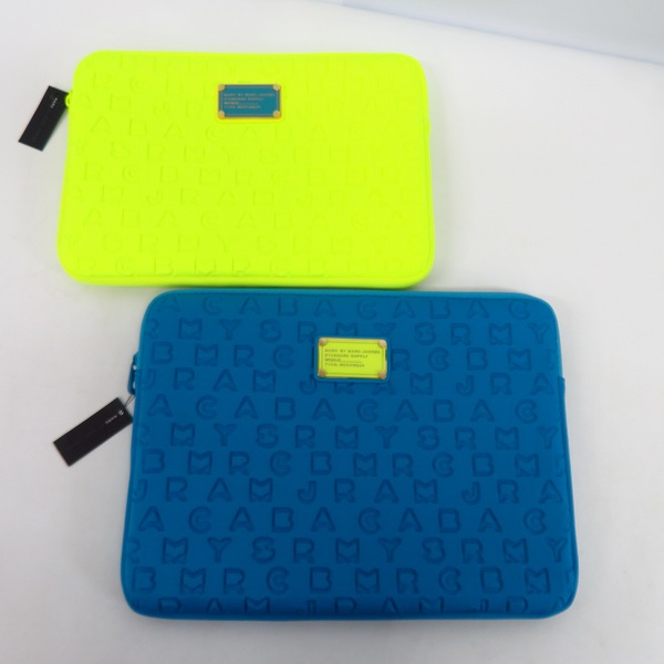 実際に弊社で買取させて頂いた【未使用】MARC BY MARC JACOBS/マークバイマークジェイコブス PCタブレットケース M6131063/M6131062 2点セット