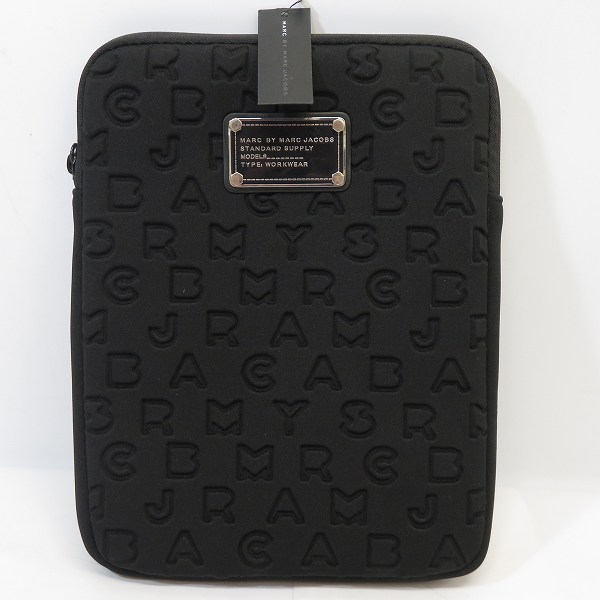 実際に弊社で買取させて頂いた【未使用】MARC BY MARC JACOBS/マークバイマークジェイコブス PC タブレットケース 縦型 ブラック M6PE024