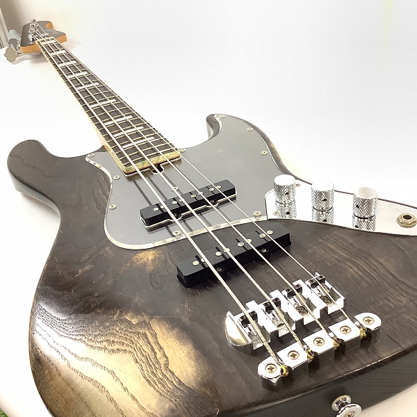 実際に弊社で買取させて頂いた★Bacchus/バッカス エレキベース WOODLINE ASH4/E BLK/OIL Built by ASKA エレキベース ギグケース付き 