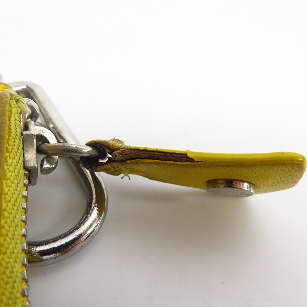 実際に弊社で買取させて頂いたJIMMY CHOO/ジミーチュウ スタースタッズ カラビナチェーン付き コインケースの画像 5枚目