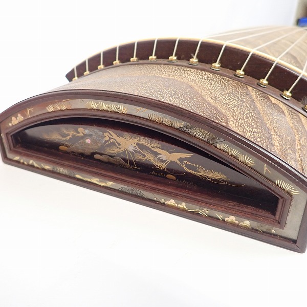 実際に弊社で買取させて頂いた★琴/箏 13弦  玉縁包み柏葉 蒔絵 くり甲 綾杉彫り 和楽器の画像 6枚目