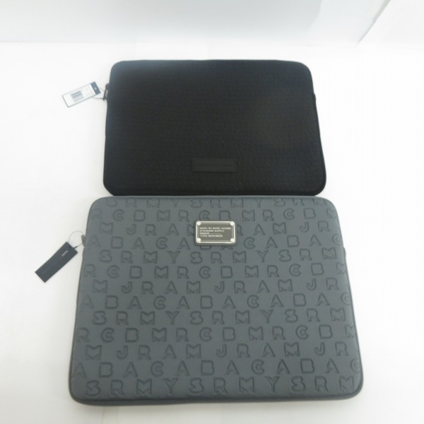 実際に弊社で買取させて頂いた【未使用】MARC BY MARC JACOBS/マークバイマークジェイコブス PC タブレットケース M6123602/M6PE021　2点セット