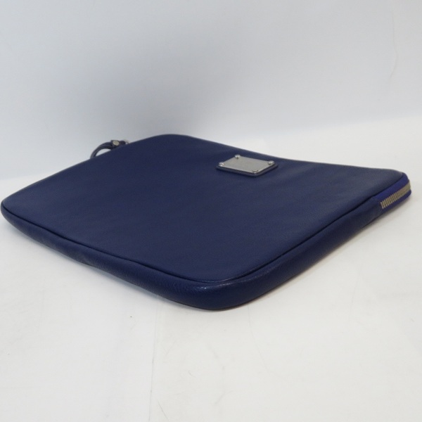 実際に弊社で買取させて頂いた【未使用】MARC BY MARC JACOBS/マークバイマークジェイコブス  レザー PC タブレットケース パープル M6134000の画像 2枚目