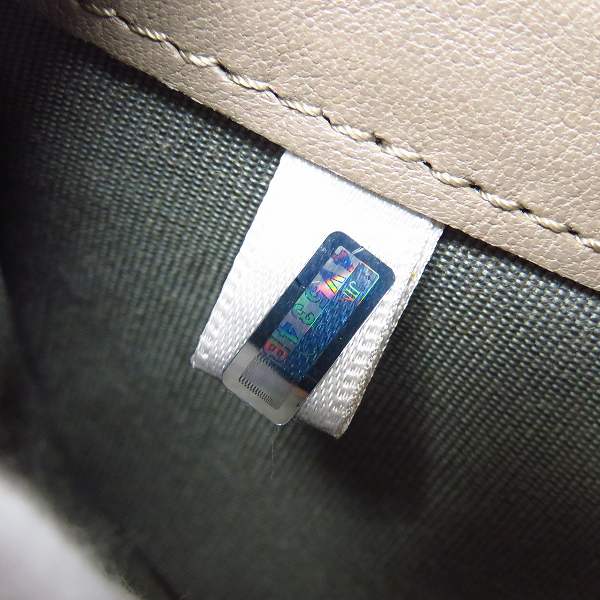 実際に弊社で買取させて頂いたJIMMY CHOO/ジミーチュウ スタースタッズ 二つ折り財布の画像 7枚目