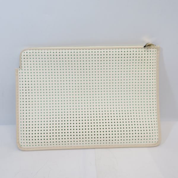 実際に弊社で買取させて頂いたMARC BY MARC JACOBS/マークバイマークジェイコブス PCケース  パンチング M0005945の画像 1枚目