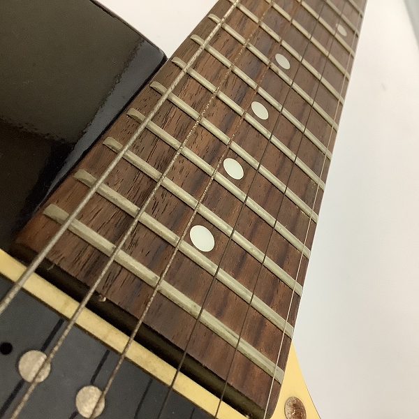 実際に弊社で買取させて頂いた★Epiphone/エピフォン Les Paul 100/レスポール Vintage Sunburst エレキギター ソフトケース付きの画像 4枚目