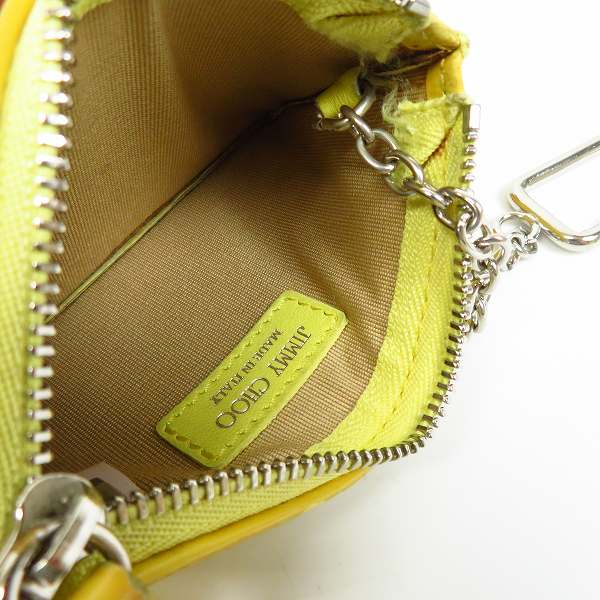 実際に弊社で買取させて頂いたJIMMY CHOO/ジミーチュウ スタースタッズ カラビナチェーン付き エナメルレザー コインケースの画像 3枚目