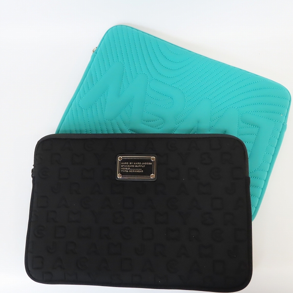 実際に弊社で買取させて頂いた【未使用】MARC BY MARC JACOBS/マークバイマークジェイコブス ロゴ型押し タブレットケース/クラッチバッグ/2点セット