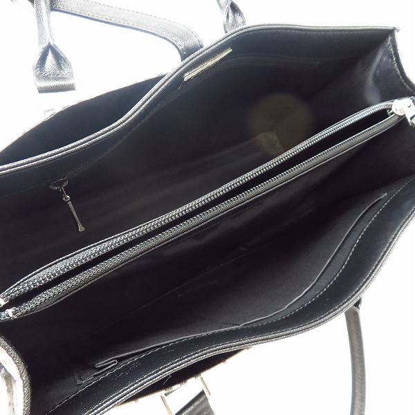 実際に弊社で買取させて頂いたBURBERRY/バーバリー ノヴァチェック ハンドバッグ レザー切り替えの画像 5枚目