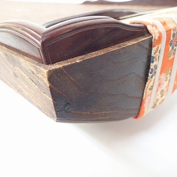 実際に弊社で買取させて頂いた★琴/箏 13弦  玉縁包み柏葉 蒔絵 くり甲 綾杉彫り 和楽器の画像 7枚目