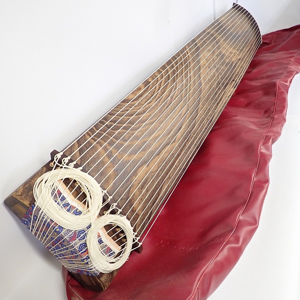 実際に弊社で買取させて頂いた★琴/箏 17弦琴 すだれ彫り 並甲 和楽器 カバー付き 