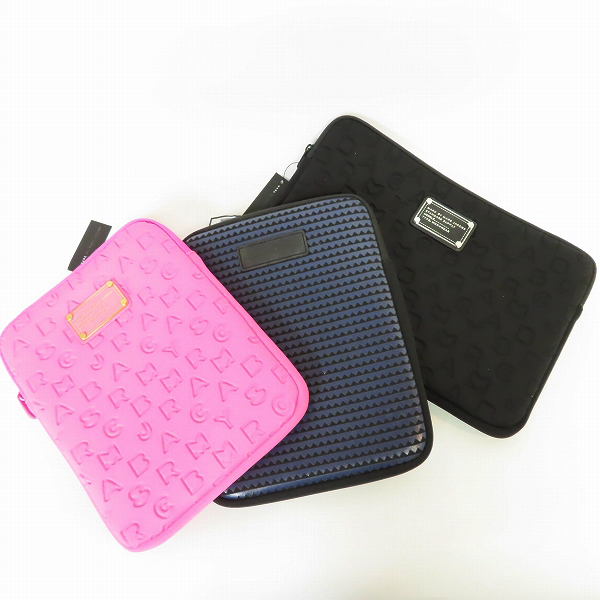 実際に弊社で買取させて頂いたMARC BY MARC JACOBS/マークバイマークジェイコブス PC タブレットケース/クラッチバッグ 型押しロゴ/総柄プリント 3点セット