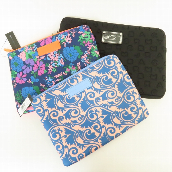 実際に弊社で買取させて頂いた【未使用】MARC BY MARC JACOBS/マークバイマークジェイコブス ロゴ/フラワー PC タブレットケース/クラッチバッグ 3点セット