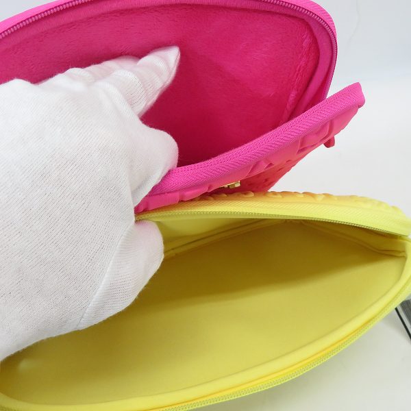 実際に弊社で買取させて頂いた【未使用】MARC BY MARC JACOBS/マークバイマークジェイコブス PC タブレットケース ピンク/イエロー 2点セットの画像 4枚目