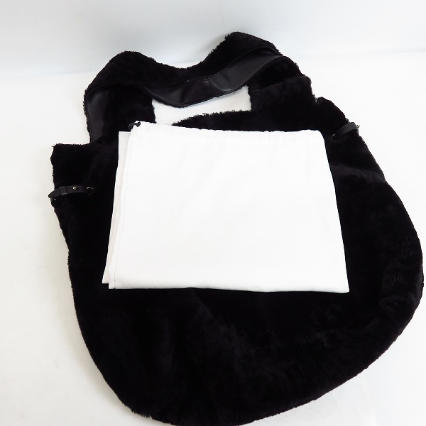 実際に弊社で買取させて頂いたGIVENCHY/ジバンシー リバーシブル トートバッグ ムートン ポーチ付き ブラックの画像 7枚目
