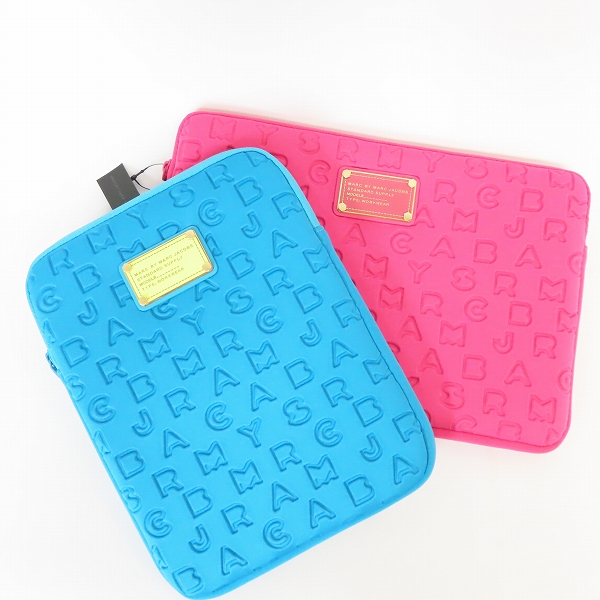 実際に弊社で買取させて頂いた【未使用】MARC BY MARC JACOBS/マークバイマークジェイコブス PC/タブレットケース 型押しロゴ ブルー/ピンク 2点セット