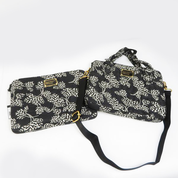 実際に弊社で買取させて頂いた【未使用含む】MARC BY MARC JACOBS/マークバイマークジェイコブス PC タブレットケース M0001500A/M0001499A 2点セット