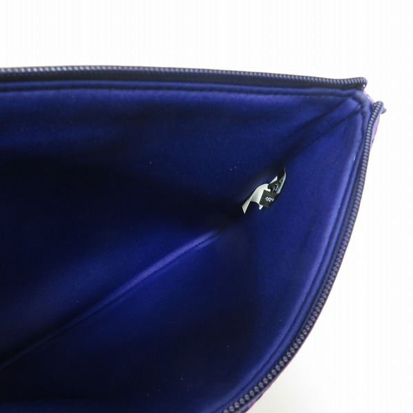 実際に弊社で買取させて頂いた【未使用】MARC BY MARC JACOBS/マークバイマークジェイコブス ミニクラッチ/ポーチ M6134043/M0001929 2点セットの画像 4枚目