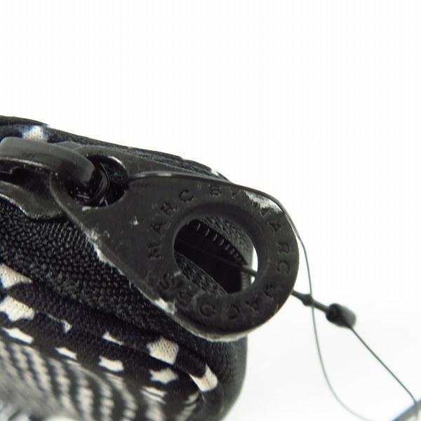 実際に弊社で買取させて頂いた【未使用】MARC BY MARC JACOBS/マークバイマークジェイコブス ミニクラッチ/ポーチ M0001929/M6134043 2点セットの画像 9枚目