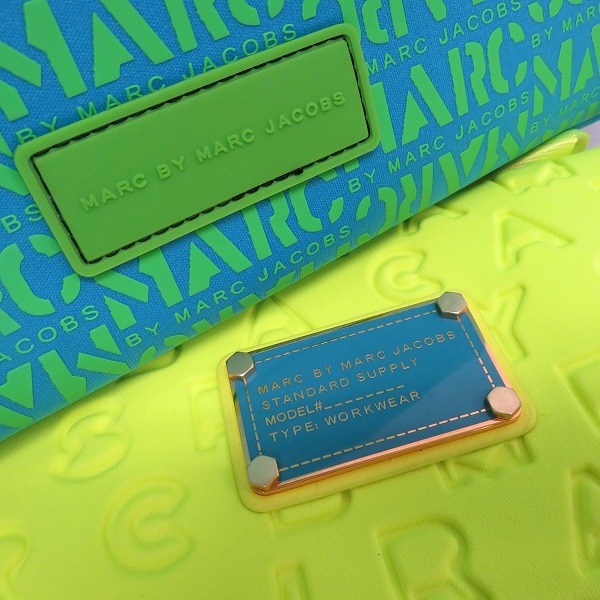 実際に弊社で買取させて頂いた【未使用】MARC BY MARC JACOBS/マークバイマークジェイコブス クラッチバッグ/タブレットケース M6131060/M0003214 2点セットの画像 3枚目