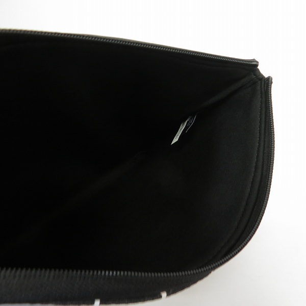 実際に弊社で買取させて頂いた【未使用】MARC BY MARC JACOBS/マークバイマークジェイコブス ミニクラッチ/ポーチ M6134043/M0001929 2点セットの画像 3枚目