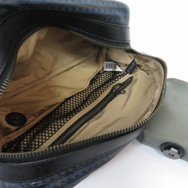 実際に弊社で買取させて頂いた【未使用】MARC BY MARC JACOBS/マークバイマークジェイコブス ポーチ/ハンドバッグ M0003962 2点セットの画像 1枚目