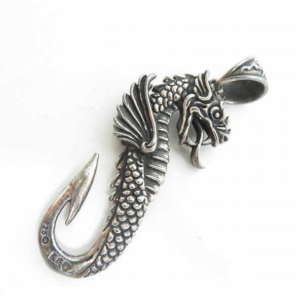 実際に弊社で買取させて頂いた【ギャラ付き】LEATHERS & TREASURES/レザーズアンドトレジャーズ DRAGON SEA HORSE ペンダントトップの画像 2枚目