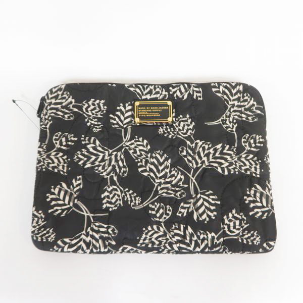実際に弊社で買取させて頂いた【未使用含む】MARC BY MARC JACOBS/マークバイマークジェイコブス PC タブレットケース M0001500A/M0001499A 2点セットの画像 1枚目