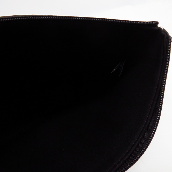 実際に弊社で買取させて頂いた【未使用】MARC BY MARC JACOBS/マークバイマークジェイコブス ミニクラッチ/ポーチ M6134043/M0001929 2点セットの画像 4枚目