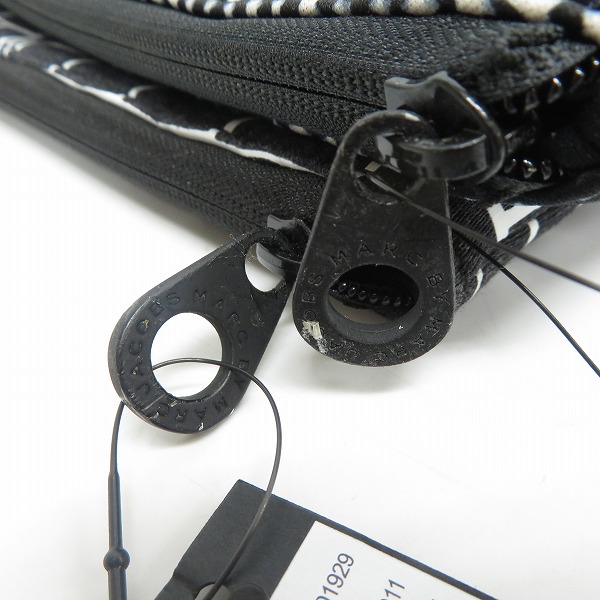 実際に弊社で買取させて頂いた【未使用】MARC BY MARC JACOBS/マークバイマークジェイコブス ミニクラッチ/ポーチ M0001929/M6134043 2点セットの画像 5枚目